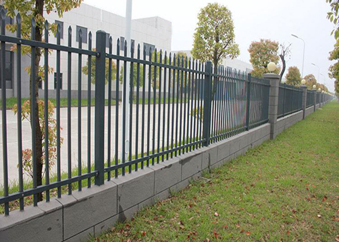 于都工厂厂区锌钢围墙护栏工程案例